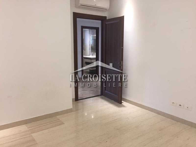 Un appartement s+4 à Ain Zaghouan Nord.